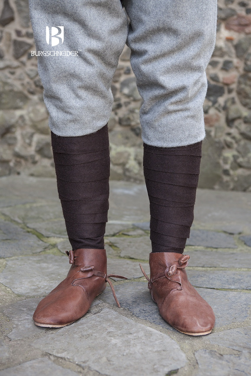 Wool Winingas Aki Brown translates to \"Wool Winingas Aki Marrón\" in Spanish.