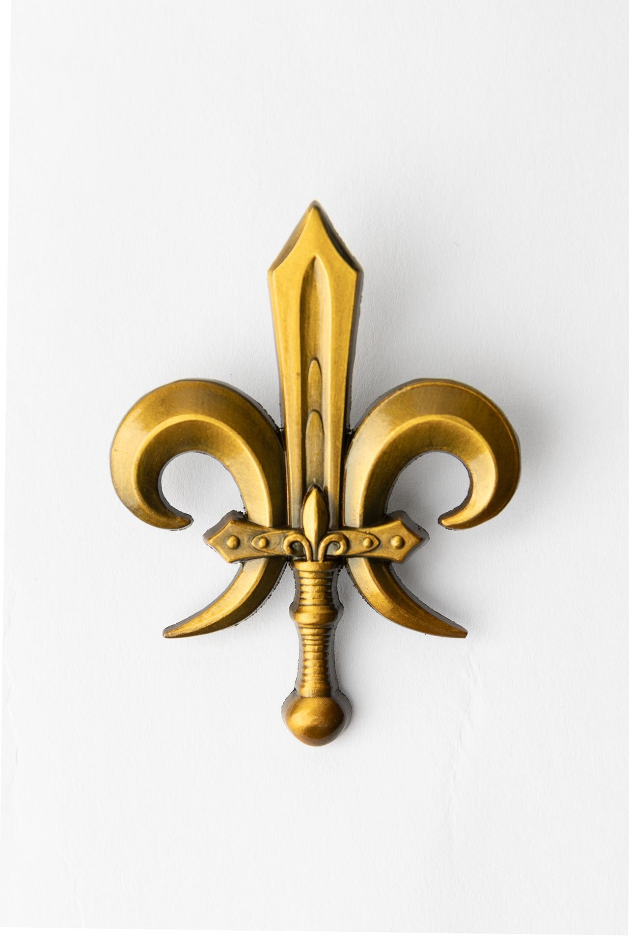 Bretonnian Fleur de Lys Pin