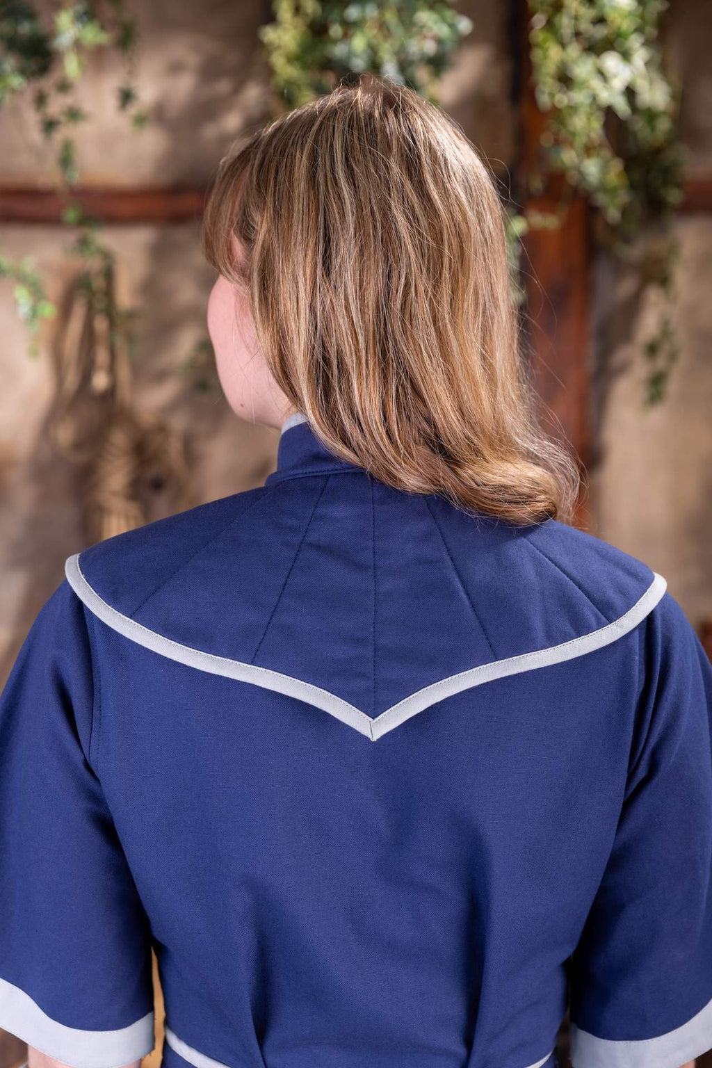 Dungeons & Dragons Female Cleric Gorget Dark Blue/Ice Blue