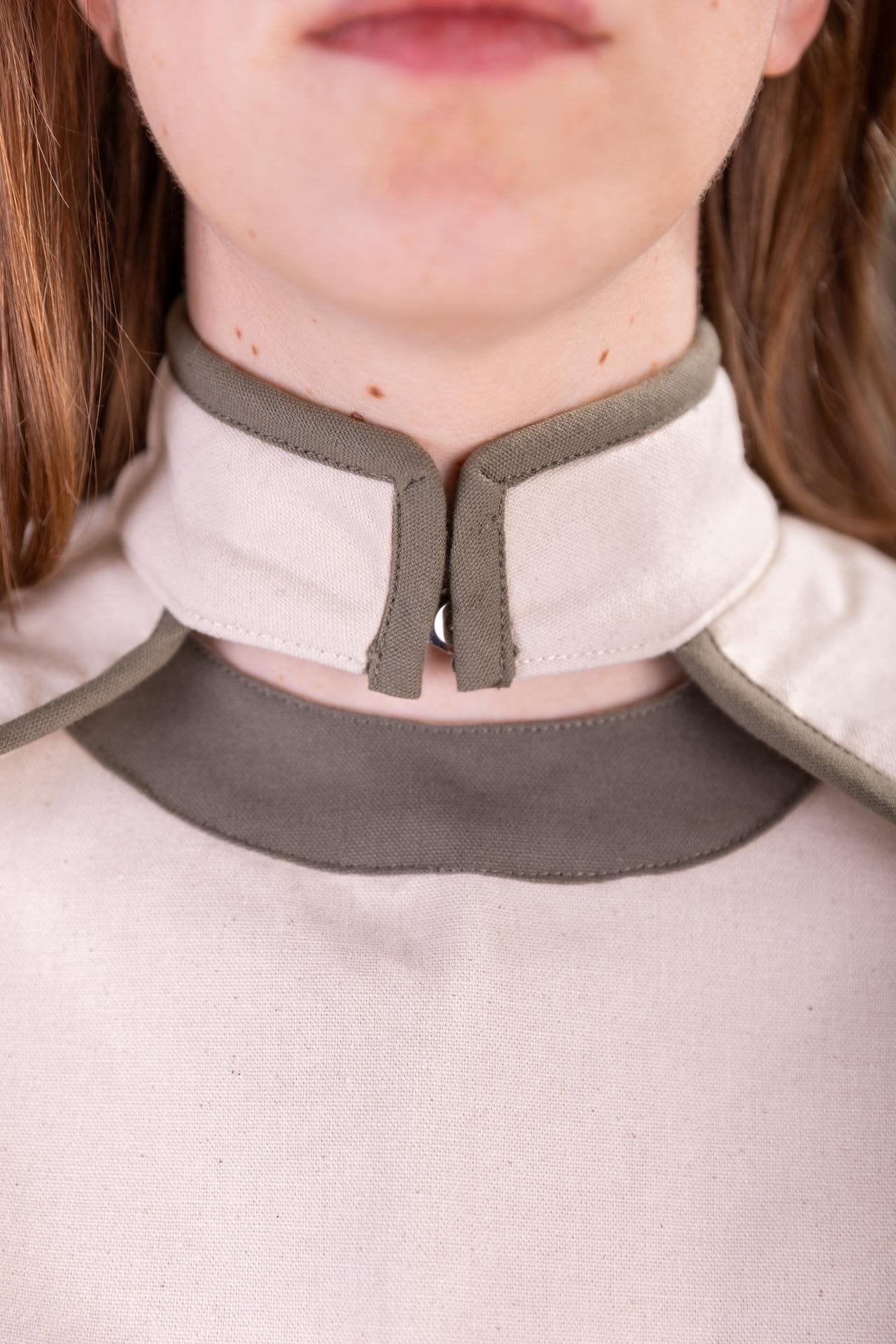 Dungeons & Dragons Female Cleric Gorget Natural/Seaweed