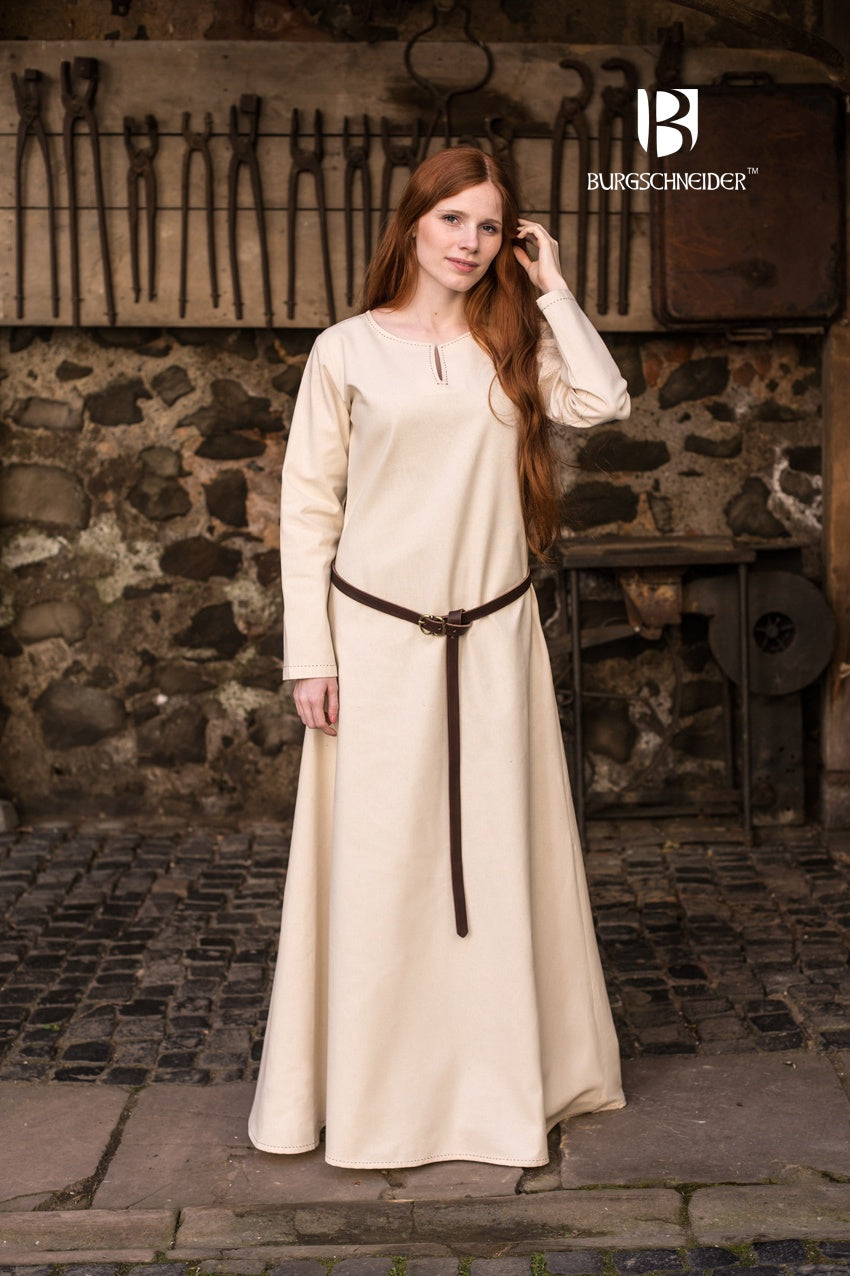 \"Debajo del vestido, femenino y natural\"